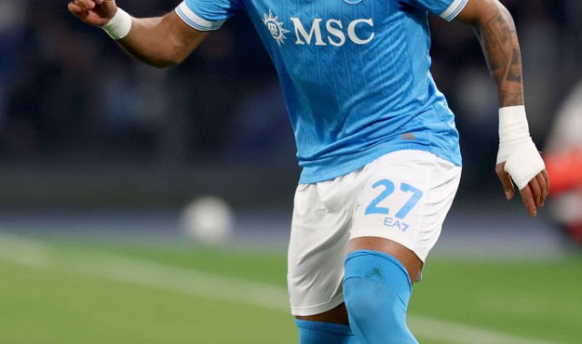 意甲炸裂！麦克托米奈闪电破门，那不勒斯四连胜狂飙，孔蒂率队剑指榜首，米兰瑟瑟发抖！