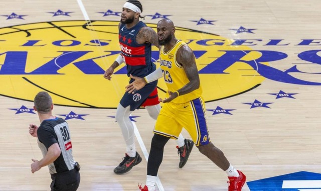 詹姆斯21+10+12里夫斯19+9 湖人大胜奇才