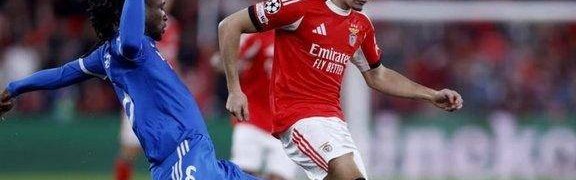 输球少人穆帅染红！皇马10险胜本菲卡，维尼修斯世界波遭歧视离场