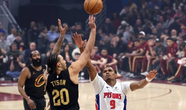 NBA官方：骑士球员杰伦-泰森战活塞时假摔 被罚2000美元