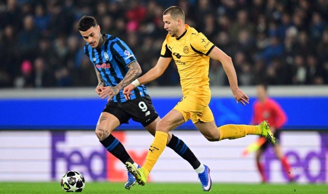 随着多特蒙德做客1-4，意甲首支晋级欧冠16强球队诞生