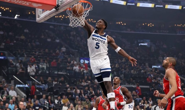 小卡缺阵爱德华兹31分 迪文琴佐18分森林狼送快船3连败