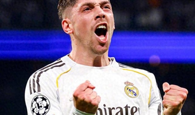 伯纳乌奇迹再现！巴尔韦德打懵曼城，皇马3-0让欧冠格局再起波澜