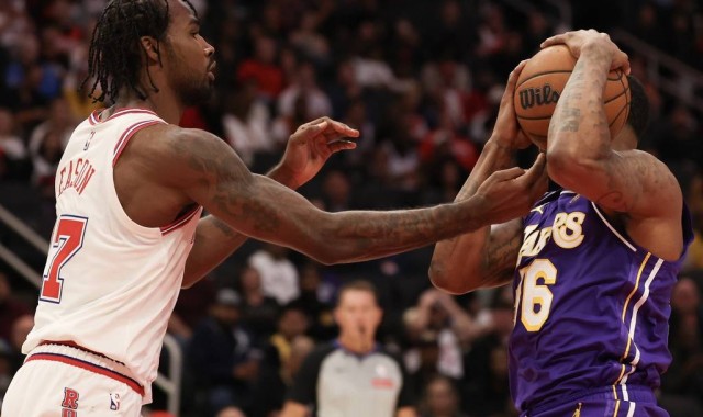 湖人再赢验牌战双杀火箭 老詹14中13让年轻人羞愧