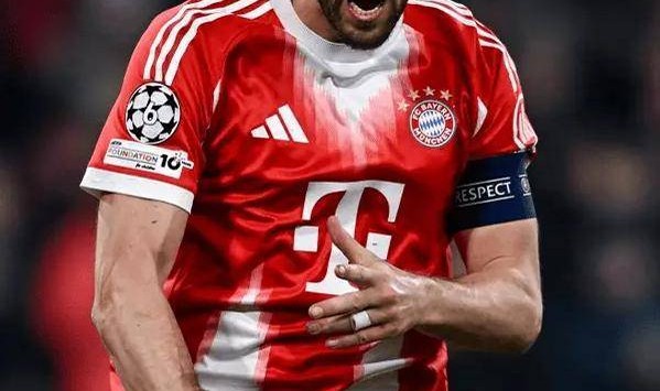 足坛一夜动态：拜仁造4-0惨案，切尔西0-3吞四连败，斯洛特输球甩锅